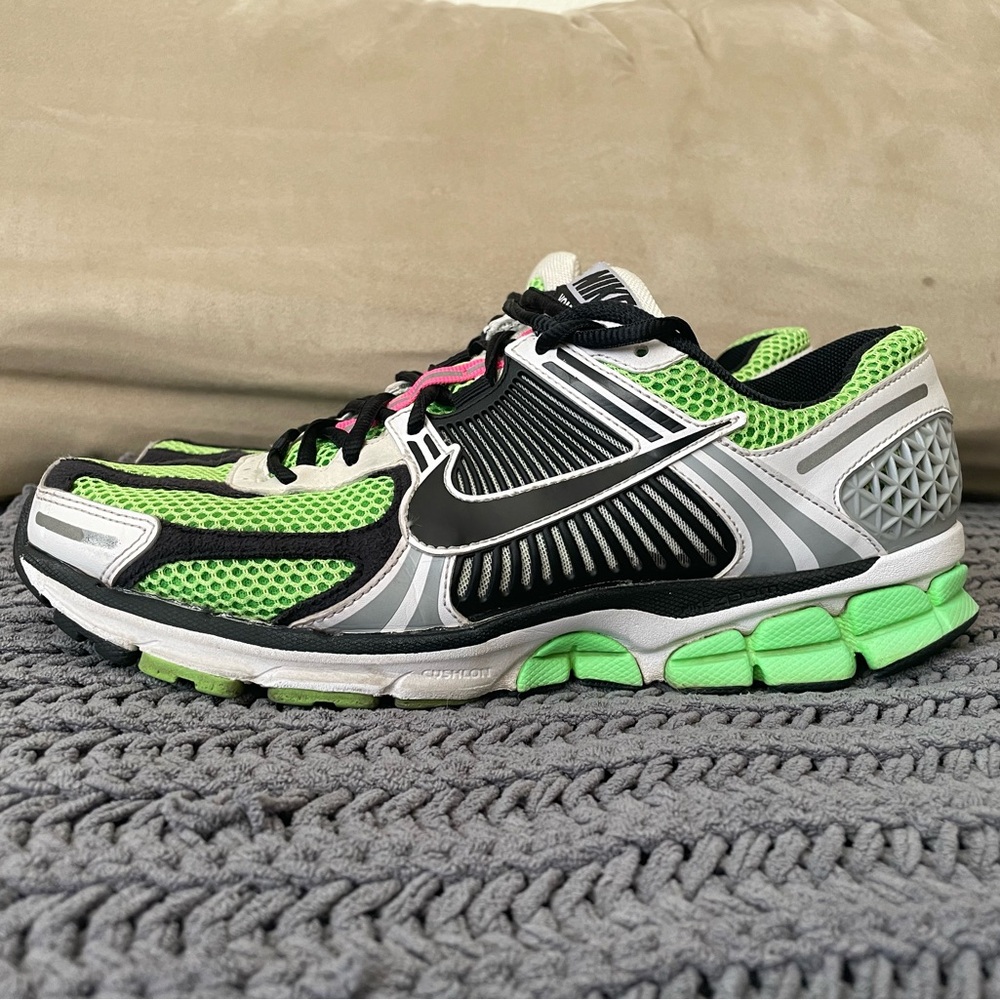 Nike vomero 5 electric green men’s 9 women’s 10.5 stussy